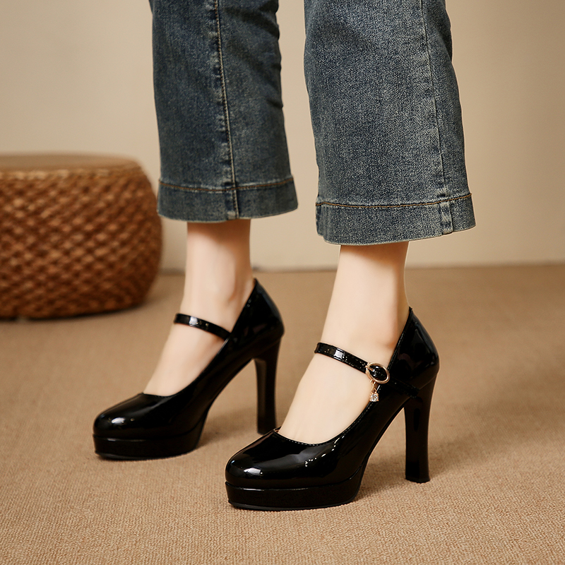 Women's classic round-toe plat - Leather Classic Strap recensie en prijs