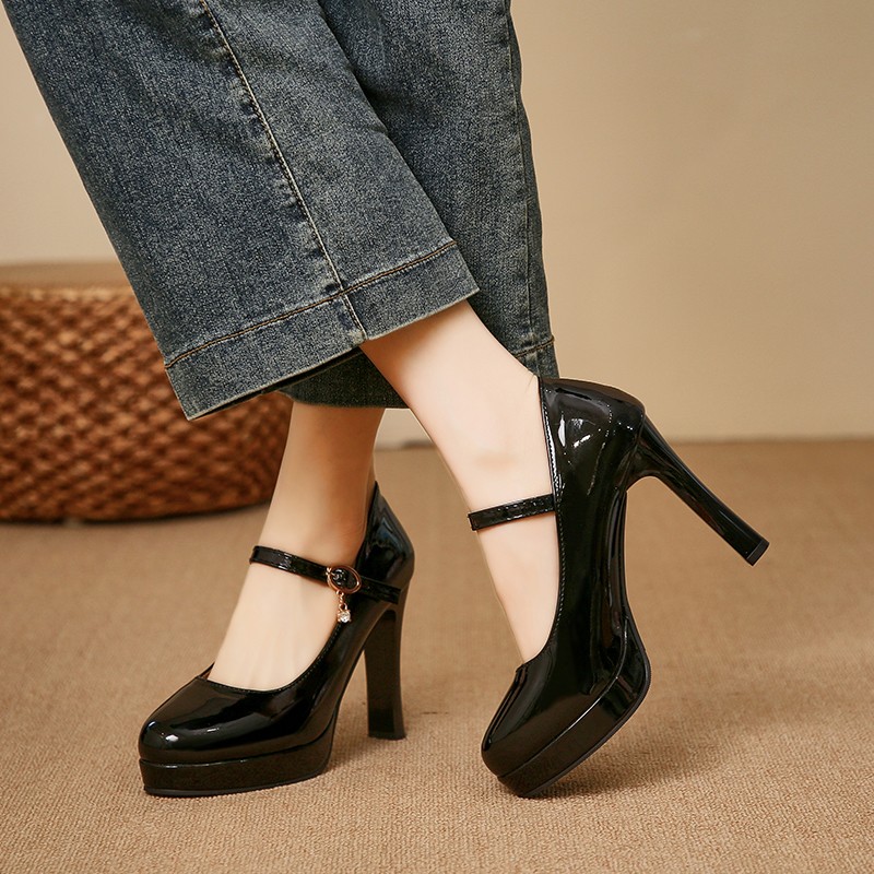 Women's classic round-toe plat - Leather Classic Strap recensie en prijs