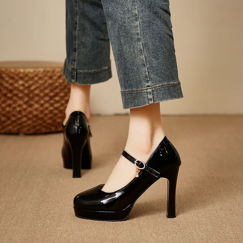 Women's classic round-toe plat - Leather Classic Strap recensie en prijs
